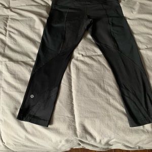 Lululemon Swift Speed Cropped Tight Size 8 black Pocket